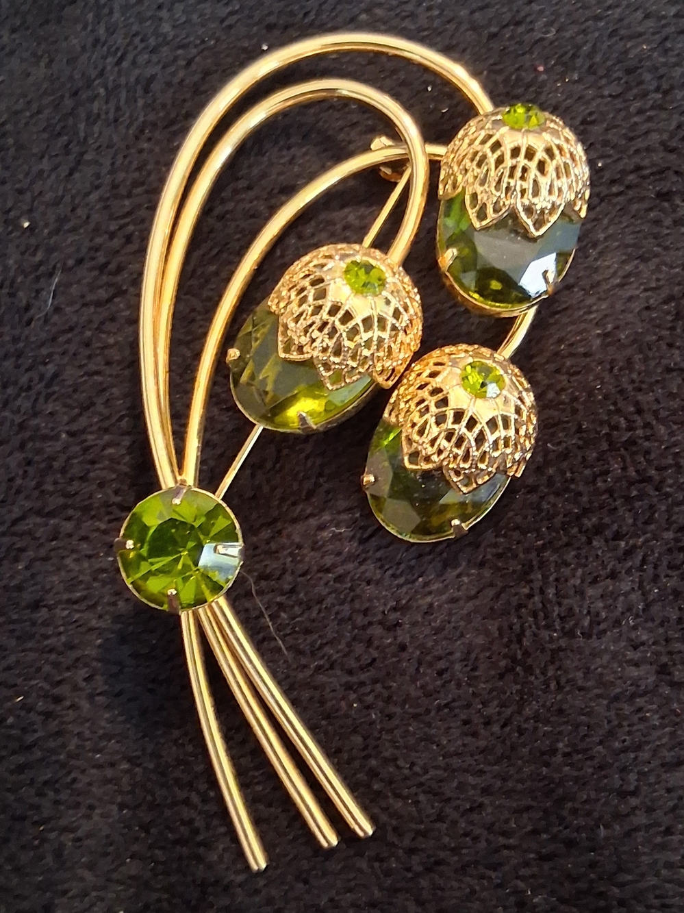 Sarah Coventry Gold-Tone Brooch with Olive Green Crystals